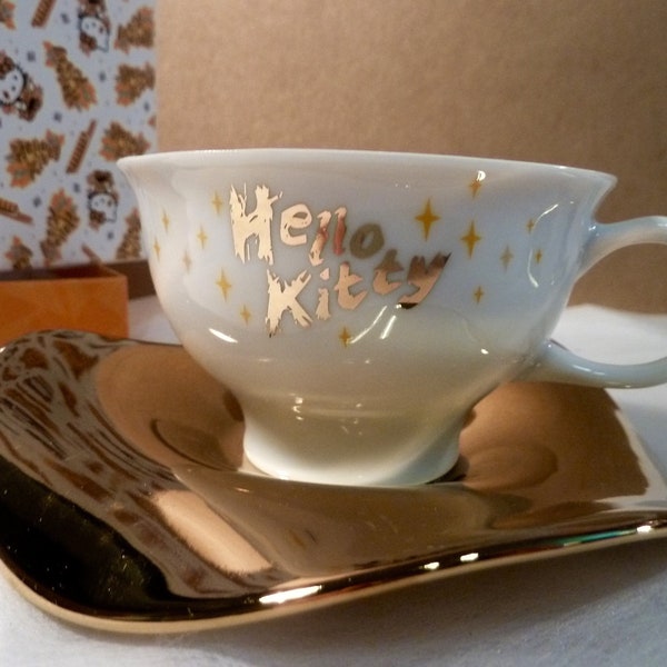 Coffret cadeau Hello Kitty de 2 tasses avec soucoupes originales or cuivré