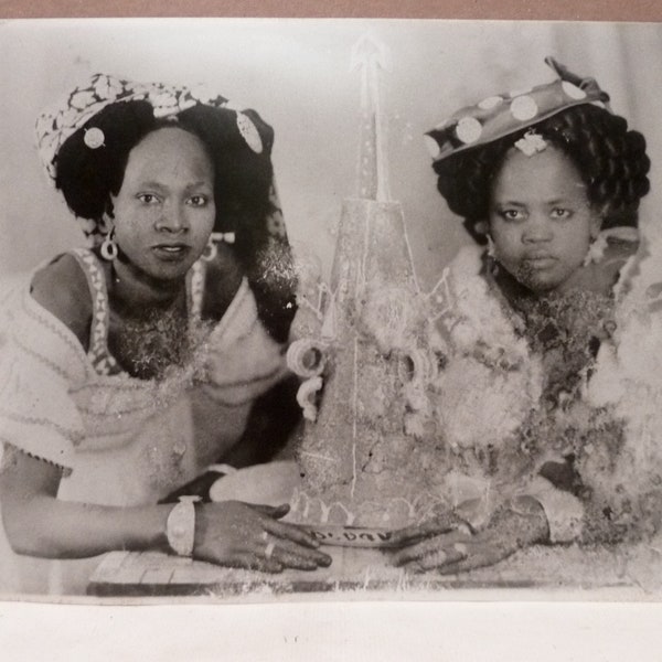 Portrait de 2 femmes Sénégalaises Tirage photo en noir et blanc, 40,5 x 30,5 cm