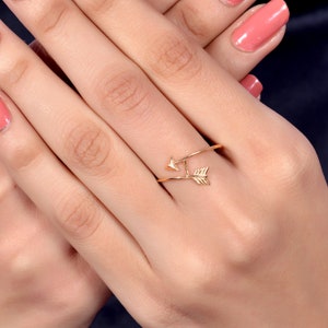 14K Yellow Gold Ring / Arrow Twist Ring / Unique Twist Wrap Ring / Arrow Midi Ring / Stacking Layering Jewelry / Bypass Ring
