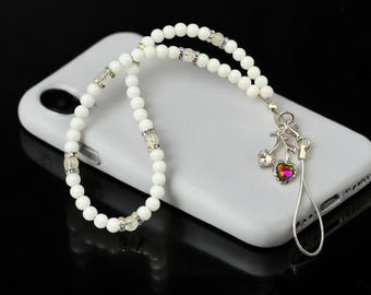 White Agate Beaded Phone Lanyard with Cherry Heart Charm – Elegant Wrist Strap for iPhone