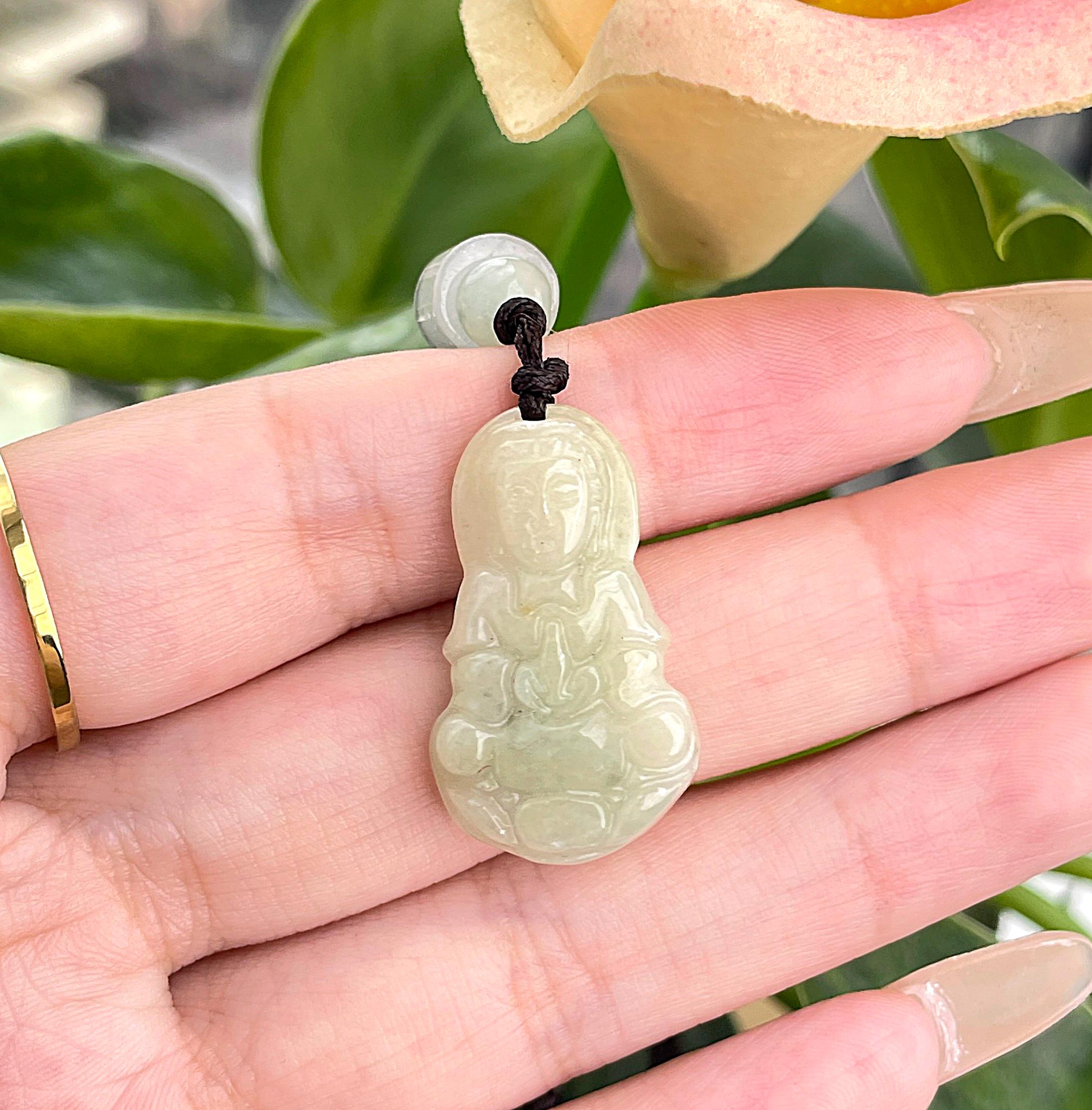 観音菩薩翡翠ペンダント：天然ビルマ産A級翡翠ネックレス - Etsy 日本