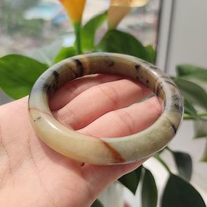 59 mm äkta tvåfärgad grön jadearmband med naturlig serpentin ädelsten