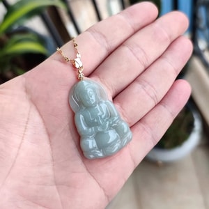 Guanyin Pendant Authentic Guanyin Buddha Jadeite Jade Pendant Necklace Natural Burmese Grade A
