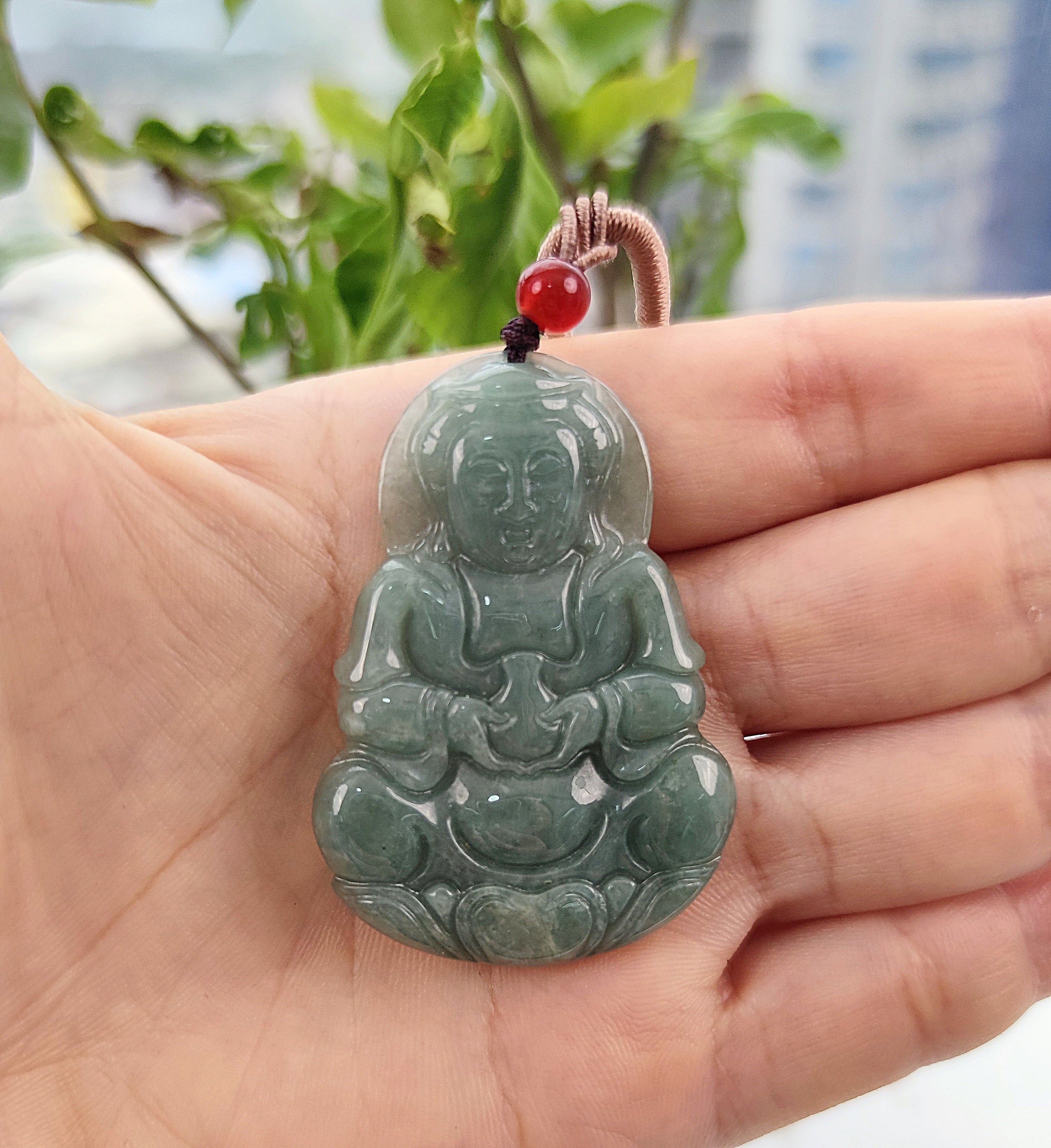 観音菩薩翡翠ペンダント：天然ビルマ産A級翡翠ネックレス - Etsy 日本