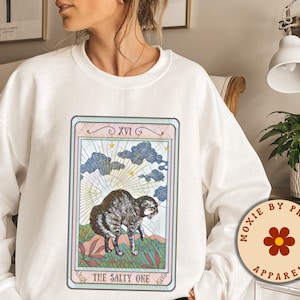 Suéter de gato divertido - Sudadera con la carta del tarot de Salty Cat - Suéter - Ropa de bruja - Amante del tarot - Tendencia - Tumblr - Influencer