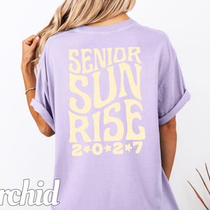 Camiseta Comfort Colors Senior Sunrise Clase de 2027 2026 Camiseta Senior Sunrise Camisetas Estética para Graduados Rosa Mantequilla Amarillo imagen 3