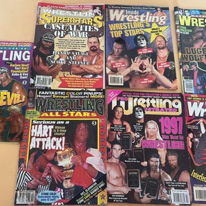 Wrestling Magazine Lot 1997–1998 - WCW WWF nWo Era - Bret Hart, Rodman, Sting, Hogan - 8 Ausgaben - Farbposter innen - Retro WWE PwI Lot
