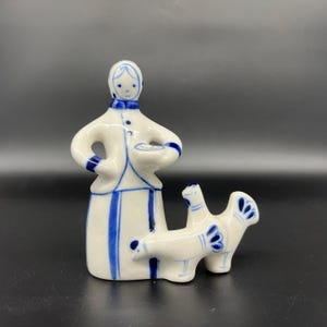 Vintage Gzhel Porzellanfigur, zwei Mädchen, zwei Schwestern, russische Figur - Made in UdSSR, handbemalte Figur, 1970er Jahre Vintage