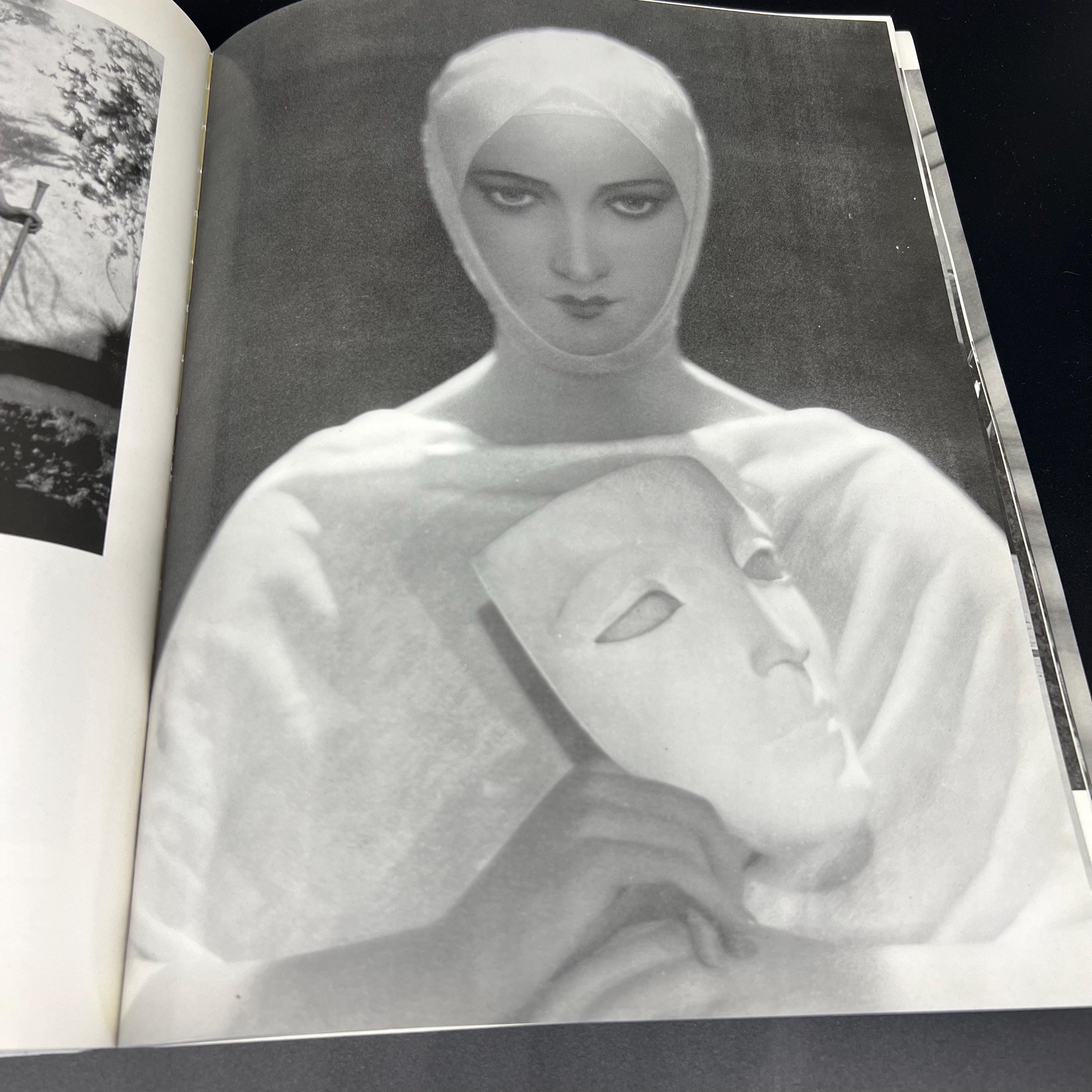 Shots of Style Fashion Photography Book – David Bailey V&A Museum