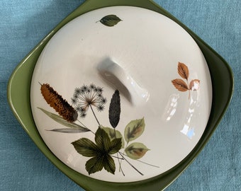 Vintage Midwinter Stylecraft tureen with lid in the Classic “Riverside” pattern designed by John Russell