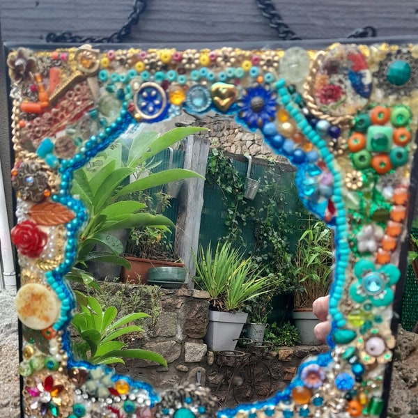 Miroir et mosaique de perles verres, pierres , pièce unique style hippie Bohème, décor de la maison ,amour de la nature