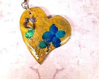 Butterfly heart key ring with inclusion of natural flowers, Mother's Day gift idea.