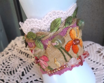 Bracelet embroidered ribbon and lace, Bohemian style, unique creation, Free shipping