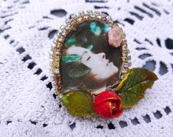 Gaïa ring, goddess of nature, Art Nouveau, crystal and porcelain flower, artisanal creation