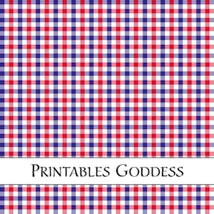 Può includere: Motivo a quadri rosso e blu con il testo "PRINTABLES GODDESS" in nero.