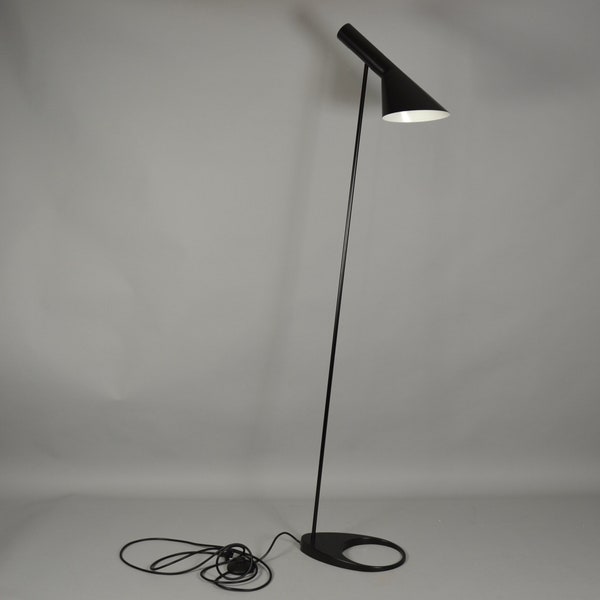 Iconic Floor Lamp in Black designed by Arne Jacobsen an d manufactured by Louis Poulsen, Denmark