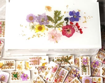 Resin Double 12 Domino Set: Dried Flower Inlay, Family Game Night