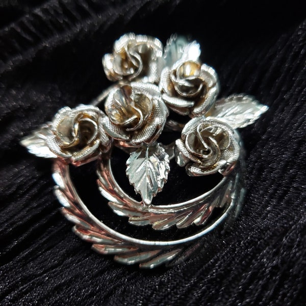 vintage Coro Silver Tone Rose Flower Bouquet Wreath Brooch Pin, Rose pin, amant de fleur, broche de déclaration, flower power, cadeau pour elle, amant