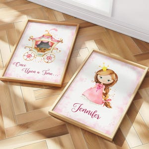 Set 2 láminas para dormitorio de princesa, carteles de cuento de hadas, guardería tonos rosas, carroza y princesa, póster personalizado niña