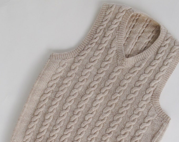 Vintage 90s Cream 100% Wool Cable Knit Sweater Vest M
