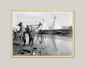 Vintage nativo americano guerrero sioux tomando fotos -Pueblos indígenas-Descarga digital- Arte de pared-Fotografía en blanco y negro-Decoración de pared