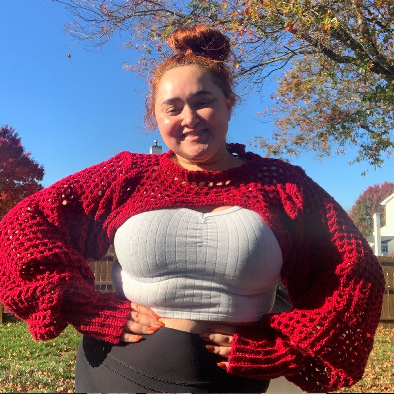 red crochet sleeves, white crochet bolero, white crochet shrug