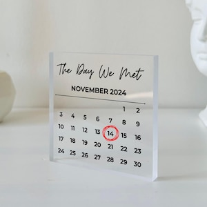 Anniversary Calendar - Personalized Gift Couples Gift, Valentines Day
