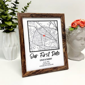 Carte Notre premier rendez-vous sur une feuille de coton - Toile carte coeur, impression en bois encadrée Plan de la ville personnalisé avec cadre