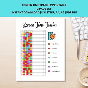 Peut inclure: Un suivi du temps d'écran imprimable avec le titre "Screen Time Tracker" dans une police manuscrite. Le suivi comprend une grille pour suivre le temps d'écran quotidien, avec des catégories codées par couleur pour différentes plages de temps. Le texte "SCREEN TIME TRACKER PRINTABLE" est en haut.
