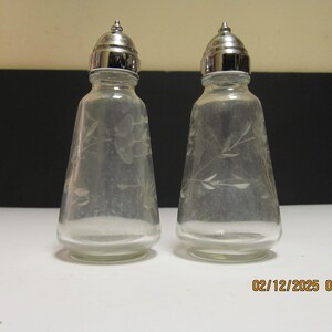 Vintage Glass Salt & Pepper Shakers, 1950&#39;s