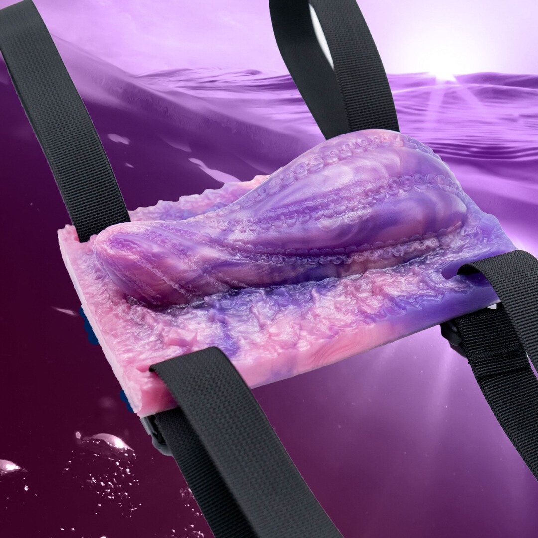 Dakken Alien Sex Grinder - Fantasy Adult Grinder Sex Toy - Strap to a Pillow or Towel - Handmade in the USA