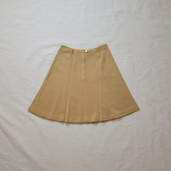 Vintage 60s / 70s tan flare skirt retro chic acad… - image 1