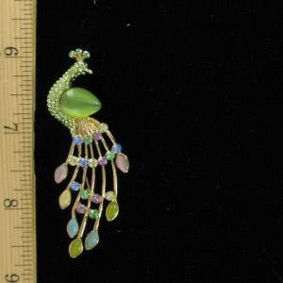 Brooches of Peacock Brooch for Women Multicolor Rhinestone Peacock Bird  Pins Hat Decoration Coat Pin Clothing Accessories Bag, Gift for Her 