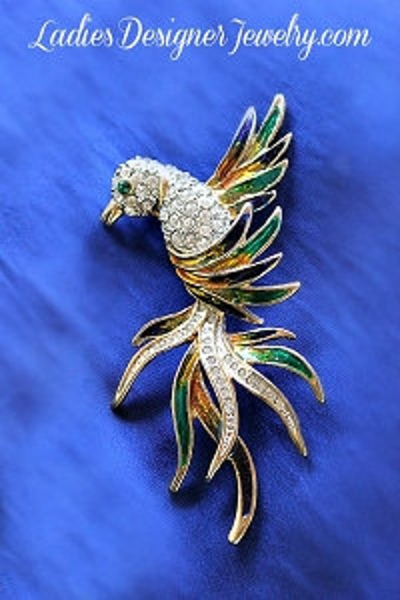 Gorgeous Bird Enamel  and  Rhinestone Pin Figural 