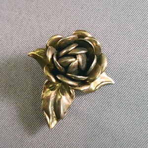 Vintage silver tone rose/flower pin