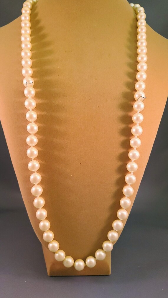 Monet knotted string of pearls - image 1