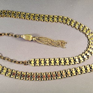 Vintage gold tone linked belt with tassel