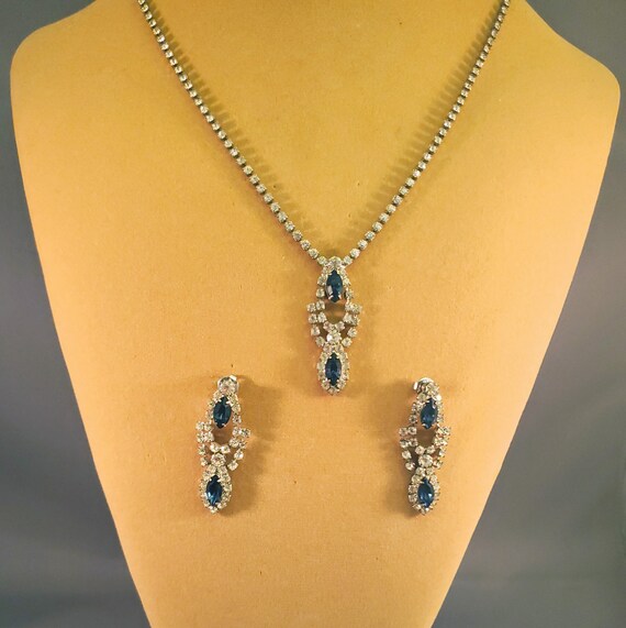 Elegant vintage rhinestone necklace and earrings - image 1