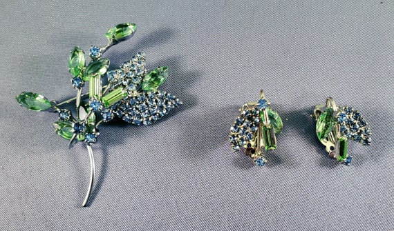 Vintage rhinestone pin and earring set - image 1