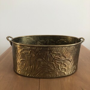 Oval Brass Planter With Embossed Floral and Leaves Design / Brass Tub Plant Pot With Handles / Oval Brass Planter