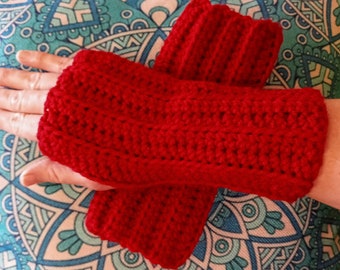 Gauntlets/Fingerless Gloves in Red