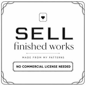 K&ouml;nnte beinhalten: Schwarz-wei&szlig; Grafik mit dem Text "SELL finished works" in fetter Schrift. Darunter steht "MADE FROM MY PATTERNS" und "NO COMMERCIAL LICENSE NEEDED", alles in einem dekorativen Rahmen.