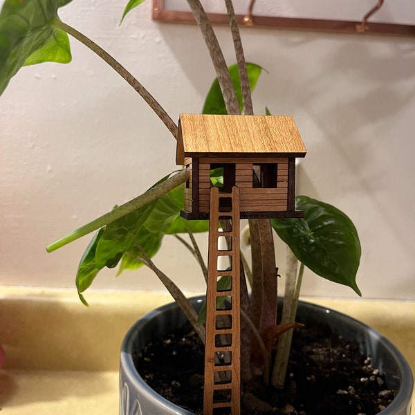 Mini cabane dans les arbres