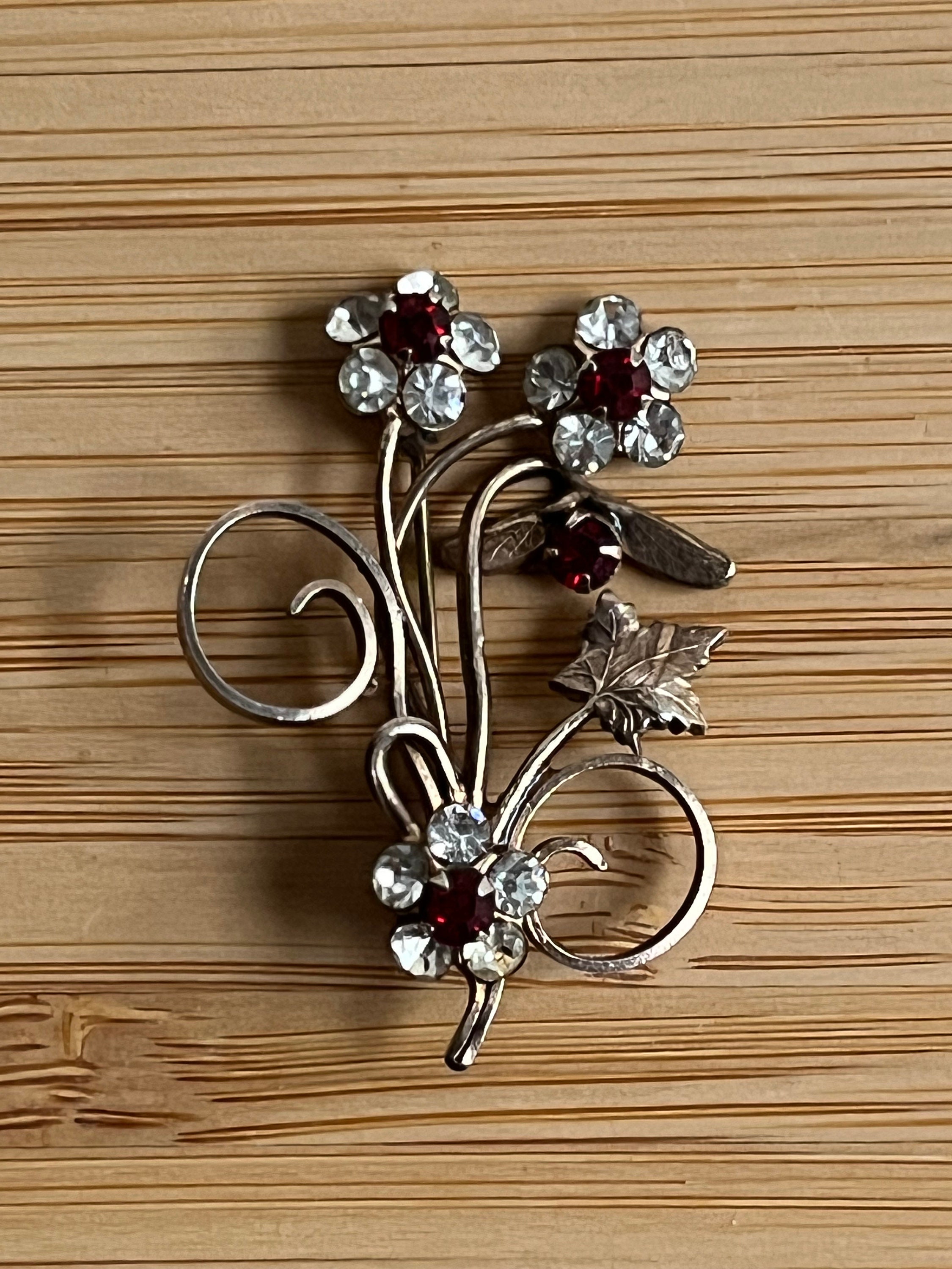 Beautiful Coro Floral Tulip Trembler Brooch - Vintage