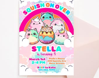 Może przedstawiać: Kolorowe zaproszenie na przyjęcie urodzinowe z tekstem "Squish On Over Stella is turning 8" i tęczą z uroczymi postaciami z kreskówek. Przyjęcie odbędzie się 1 marca w godzinach 14:00-16:00 w domu Stelly, 405 Squishy Ave, Mesa, Arizona. Prosimy o potwierdzenie uczestnictwa do Katie pod numerem 123.456.7890.
