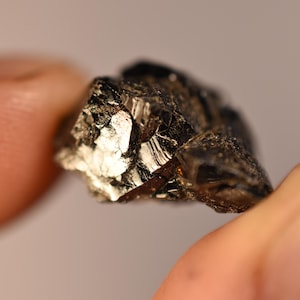 AUSTRALIAN CASSITERITE Specimen 2.2cm 9g Tin Natural Yankee Lode's NSW