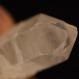 PHANTOM QUARTZ Crystal 5cm 25.7g Natural Stone
