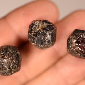 3 GARNET Crystals 1.5cm 17.3g Natural Rough Specimens