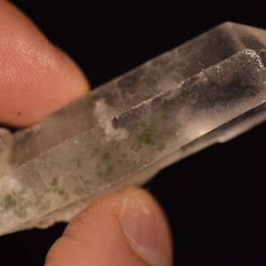 CLEAR QUARTZ Crystal 6cm 25.6g Natural Chlorite Inclusions