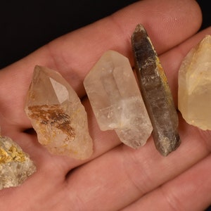 5 AUSTRALIAN QUARTZ Crystals 3cm 33.1g Smokey Candle Natural Rough Specimens Jewellery Making